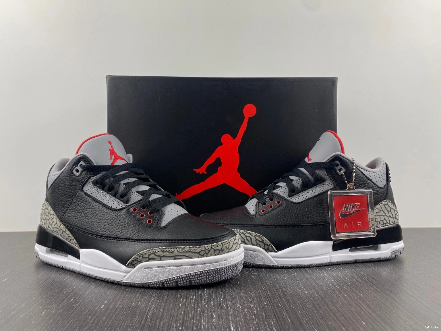 3  Cement Black (2018) Retro Jordan 854262-001 1010